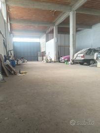 Capannone 500mq in zona strategica - Via Lineri