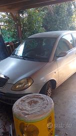 lancia y
