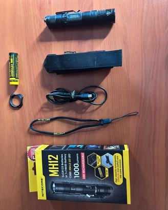 Torcia tattica nitecore mh12