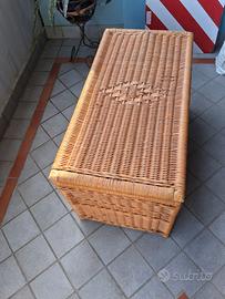 baule in vimini intrecciato