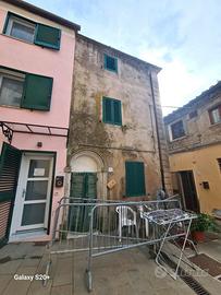 Terratetto nel centro storico di Santa Luce