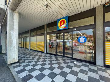 NEGOZIO A DESENZANO DEL GARDA