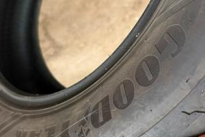 4 gomme good year 235/60 R18