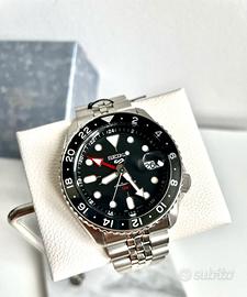 Seiko 5 Sport GMT "Black"