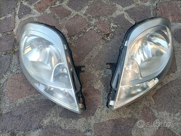 Coppia Fari Anteriori Opel Vivaro A (2006-2014) - 