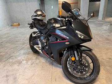 Honda CBR 650 R Eclutch