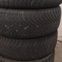 4 pneumatici invernali r 16 Pirelli 