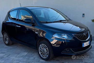 Lancia Ypsilon III 1.0 firefly hybrid Platino s&s 