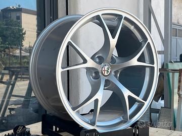 CERCHI IN LEGA FORGIATI ALFA ROMEO GIULIA QV 19 PO