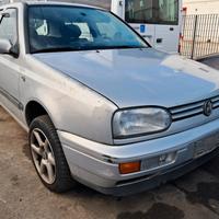Volkswagen Golf 3 anno 1996 ricambi usati