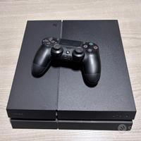 PlayStation 4 con due joystick cuffie e cavi