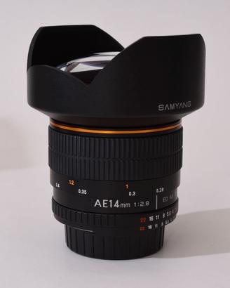 Obiettivo grandangolo Samyang 14mm 1:2.8 per Nikon