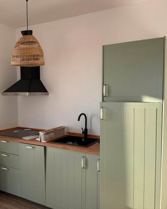 Cucina con isola completa