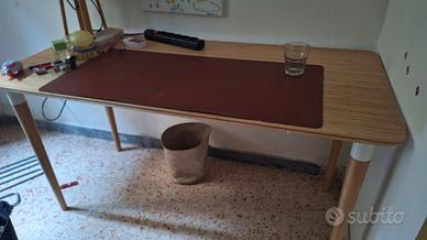 Scrivania in legno cameretta