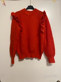 Maglione rosso con volant