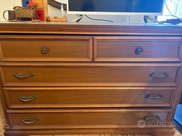 Comó camera da letto in legno