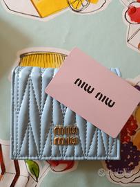 portafoglio Miu Miu celeste 