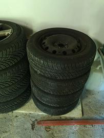 4 CERCHI DA 15 POLLICI COMPLETI DI GOMME 185/60/15