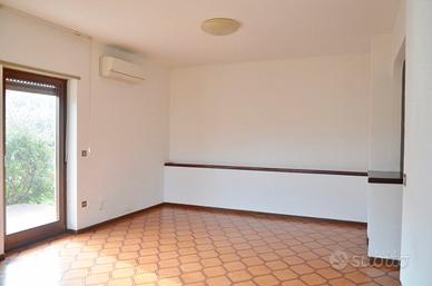 Begliano: casa con giardino