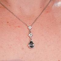 collana con pendente a goccia Swarovski