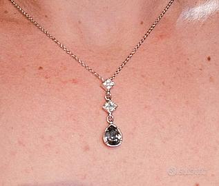 collana con pendente a goccia Swarovski