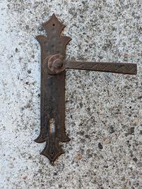 Maniglia in ferro battuto 