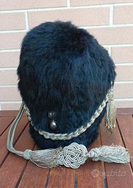 colbacco granatieri mascotte elmo divisa