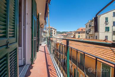 3 LOCALI A IMPERIA