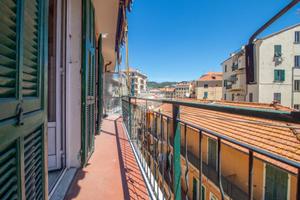 3 LOCALI A IMPERIA