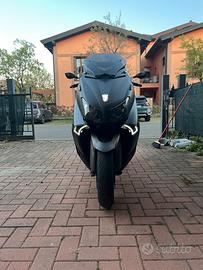 TMAX 530/560