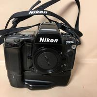 Nikon F90X corpo macchina reflex  con MB-10