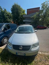 Volkswagen turan 2004.  1.6
