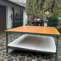 Tavolo da taglio industriale o sartoriale