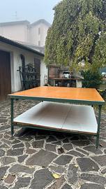 Tavolo da taglio industriale o sartoriale