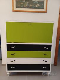 Cassettiera con ribalta