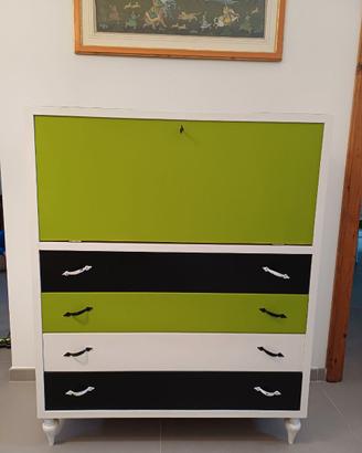 Cassettiera con ribalta
