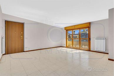 TRILOCALE ULTIMO PIANO