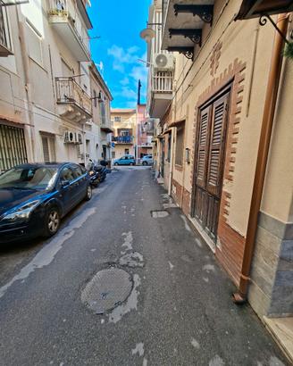 2 vani ampio zona arenella