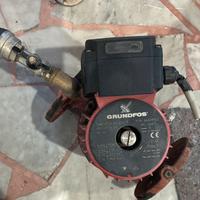 Circolatore Pompa acqua Grundfos 380v