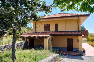 Pedara Villa singola con giardino