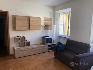 C. storico trilocale per coppia/lavoratori