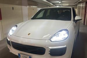 Porsche cayenne platinum edition diesel