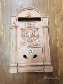 Cassetta per le lettere in terracotta