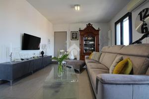 3 LOCALI A PRATO