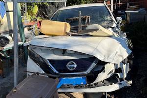 Nissan Leaf 2020 sinistrata anche per Ricambi