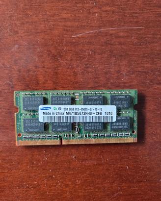 2 memorie ram portatile SAMSUNG 2GB 2RX8 PC3 8500S
