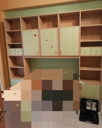 Libreria con prensili per cameretta