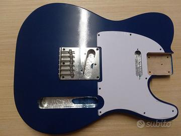 Telecaster body  chitarra con ponte  e battipenna.