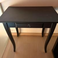 Tavolino con cassetto