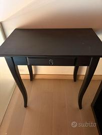 Tavolino con cassetto
